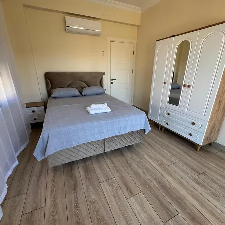 Charming With Swimming Pool Case de vacanță *