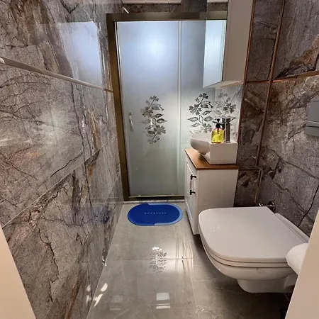 Charming With Swimming Pool * 福卡
