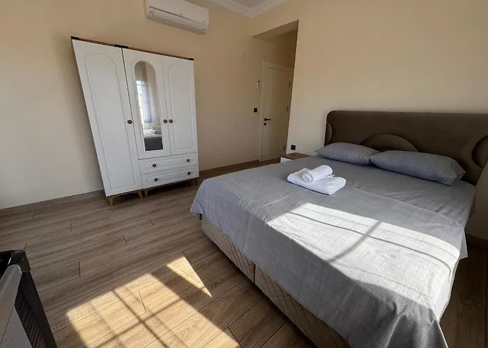 Charming With Swimming Pool Foça