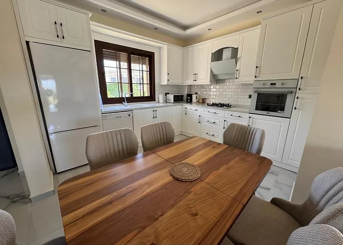 Charming With Swimming Pool * Foca