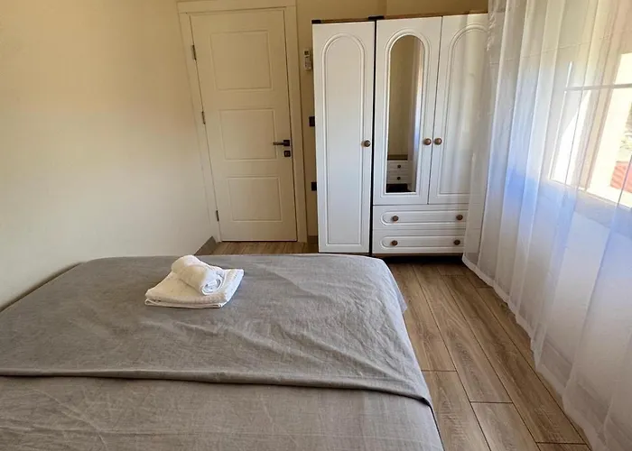 Charming With Swimming Pool Prázdninový dům Foca